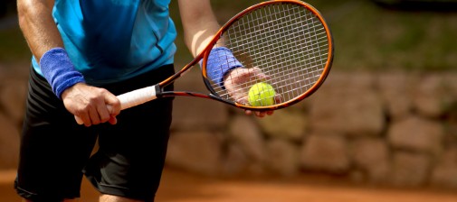 Historie tenisové rakety: Přes zvířecí střívka až po grafit